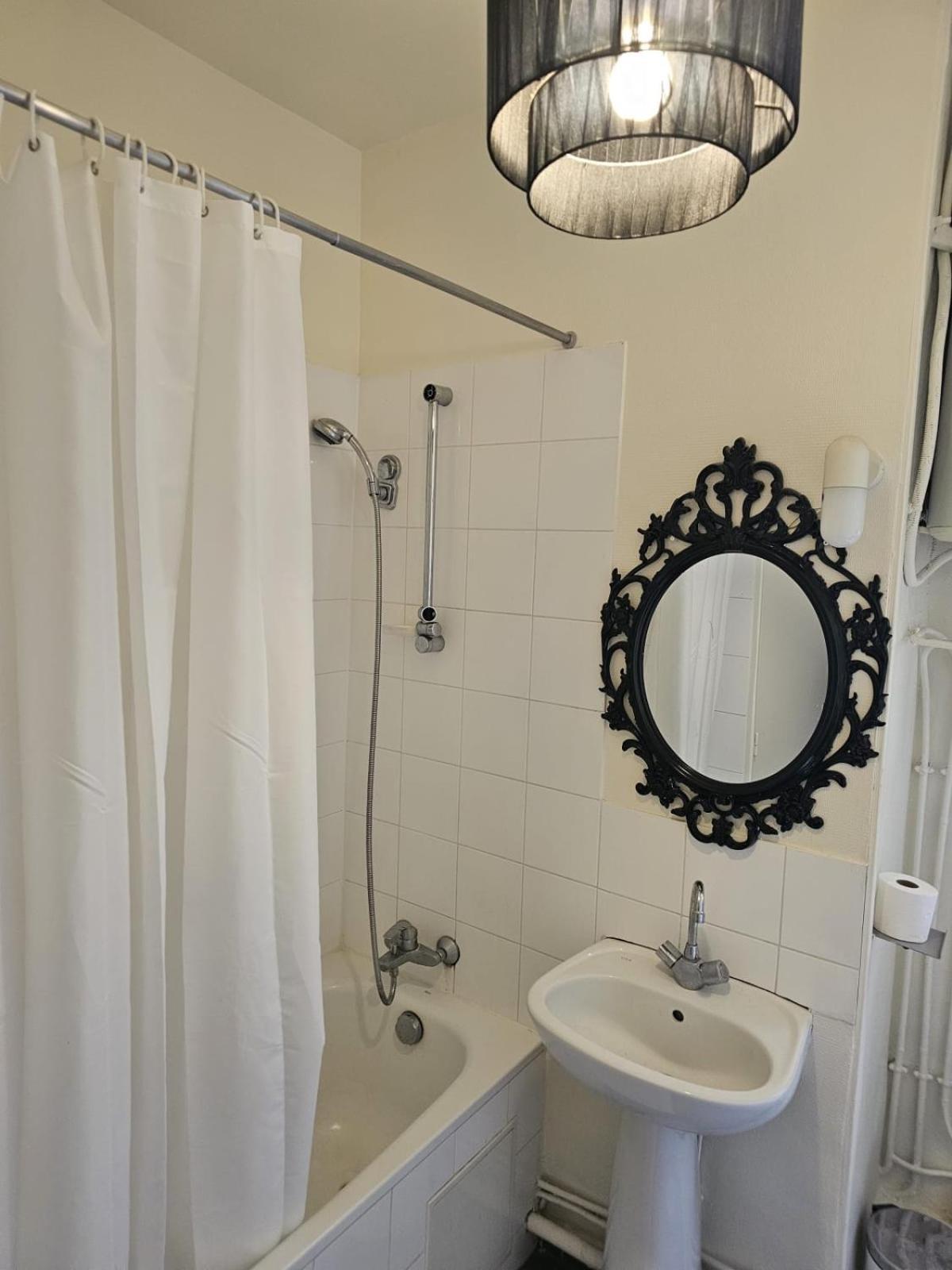 פריז Cozy Apartment In The Heart Of The 10Th מראה חיצוני תמונה